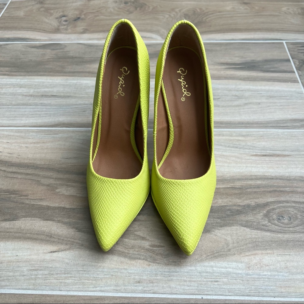 Qupid Snake Skin Pumps